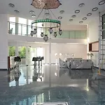Malahit Exclusive 2*