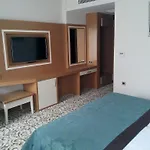 מלון Malahit Exclusive 2*